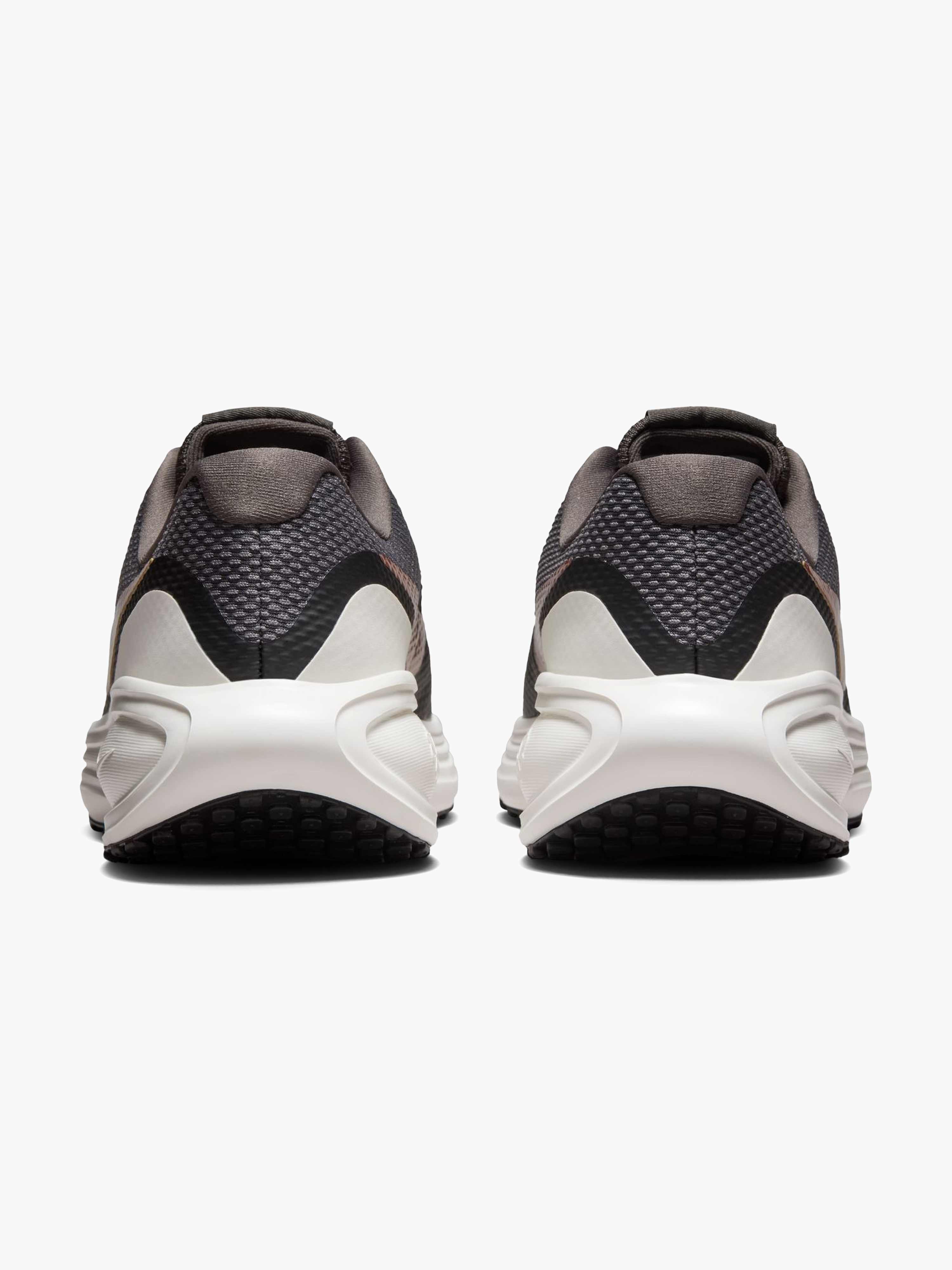 Nike Gri Nike Revolution 8