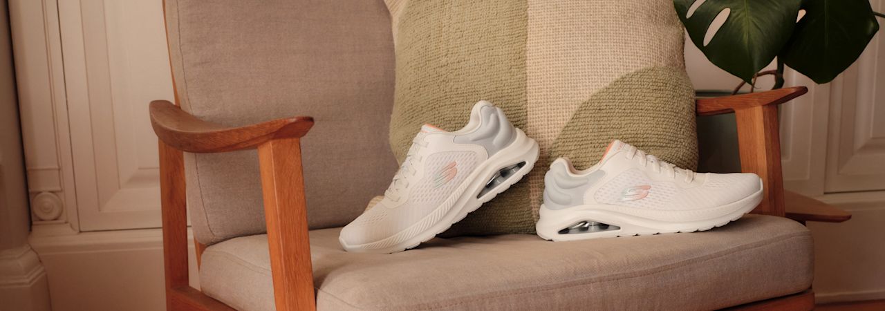 K102SS25_Skechers_11993420_MiddleAgeWoman_Product_023