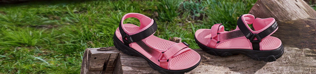cdn-format_main-banner_trekking-sandals_women_AAD_1465x573_0225