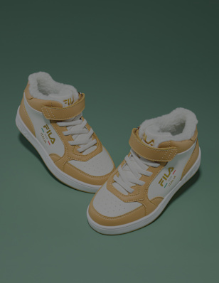 Two Sneaker in front of green background