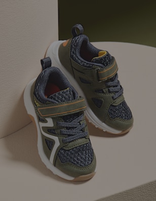 CLD0016_Portrait_Low-Shoes_Kids_0725