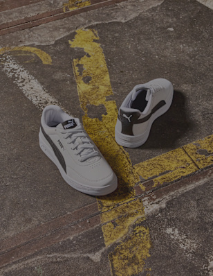 Sneakers in a industrial environnement