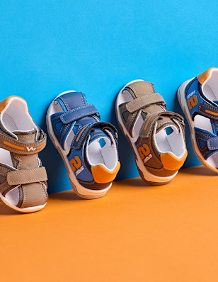 SS26_DUK_May_KidsToddlerSandals_MainHomeBanner_001_01