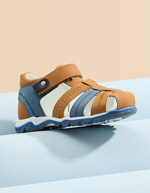 Kids sandal on 3d object
