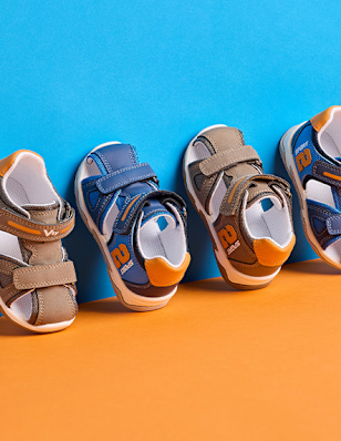 SS26_DUK_May_KidsToddlerSandals_MainHomeBanner_001_01