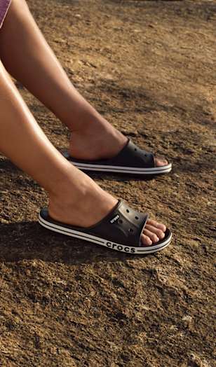 cdn-format_storyslider_750x1090_bsp-crocs_men_CH_0525_02