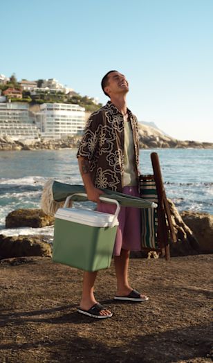 cdn-format_storyslider_750x1090_bsp-crocs_men_CH_0525_03