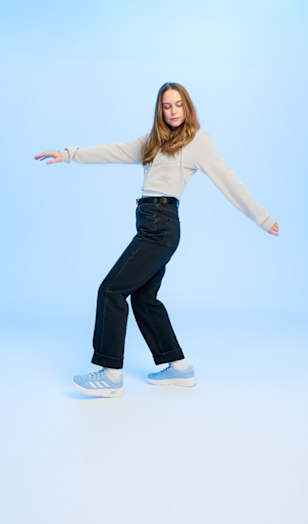 cdn-format_storyslider_adidas-cloud_women_AW_750x1090_0425_01
