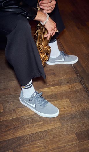 cdn-format_storyslider_nike-unexpected_men_CN_750x1090_0325_01