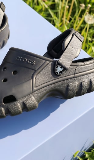 cdn_storyslider_portrait_1720x2500_Retail_Media_Crocs_men_SM_0526_02
