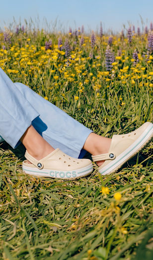 cdn_storyslider_portrait_1720x2500_Retail_Media_Crocs_women_SM_0526_02