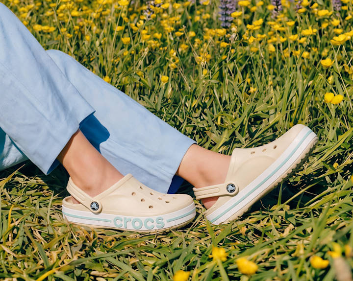 cdn_50-width_portrait_3139x2500_Retail_Media_Crocs_women_SM_0526