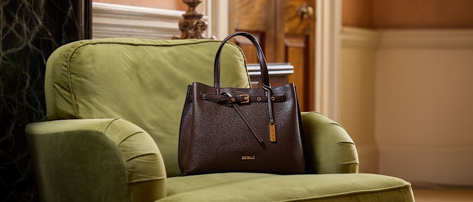 AW26_DUK_October_WomenBags_MainHomeBanner_001_02