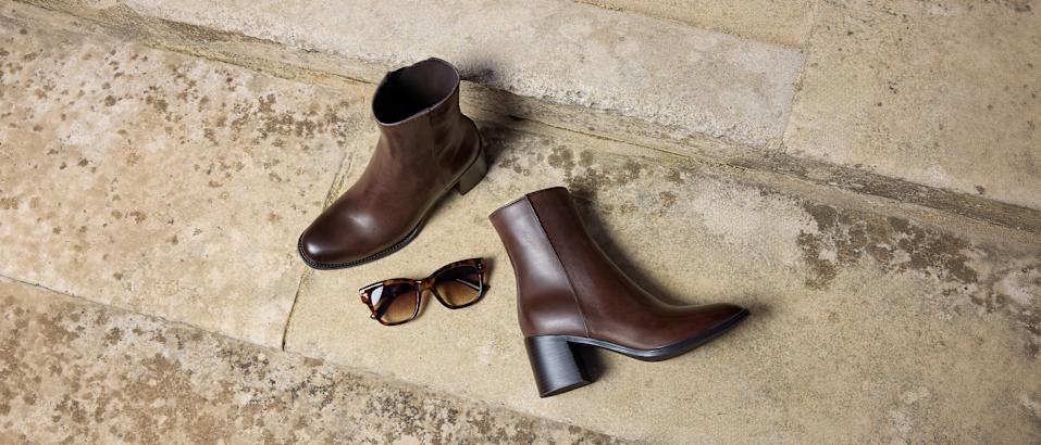 AW26_DUK_October_WomenBoots_MainHomeBanner_001_03