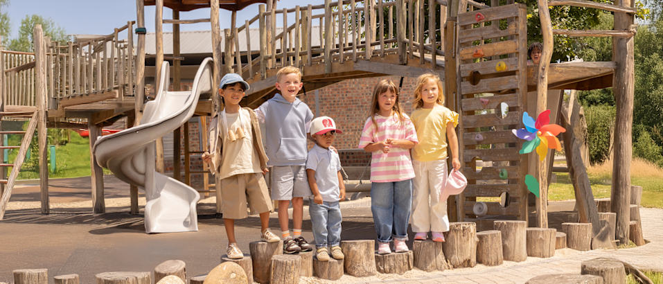 cdn_brand-individual-inspo-banner_landscape_2500x879_Retail_Media_BND0247C_elefanten_kids_AW_0326_1