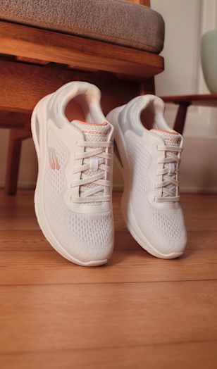 cdn-format_storyslider_skechers_women_AW_750x1090_0225_01
