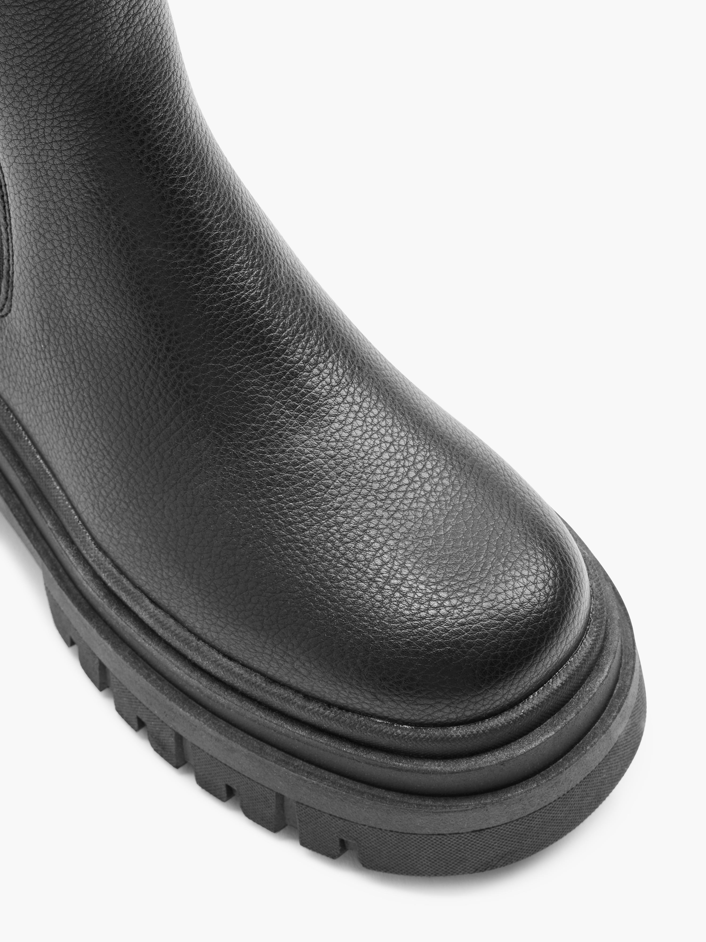 Chelsea Boots