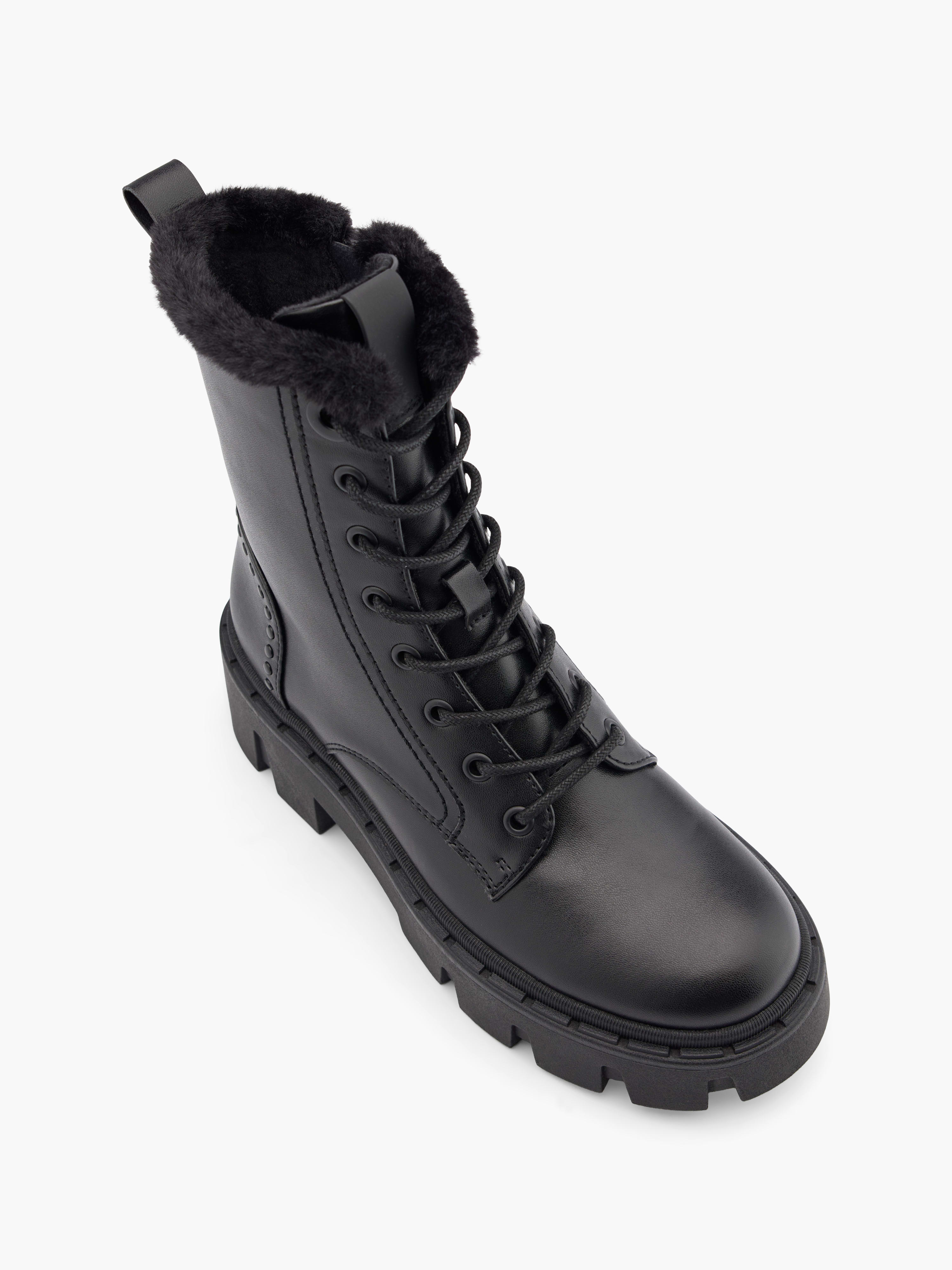 Schnürboots