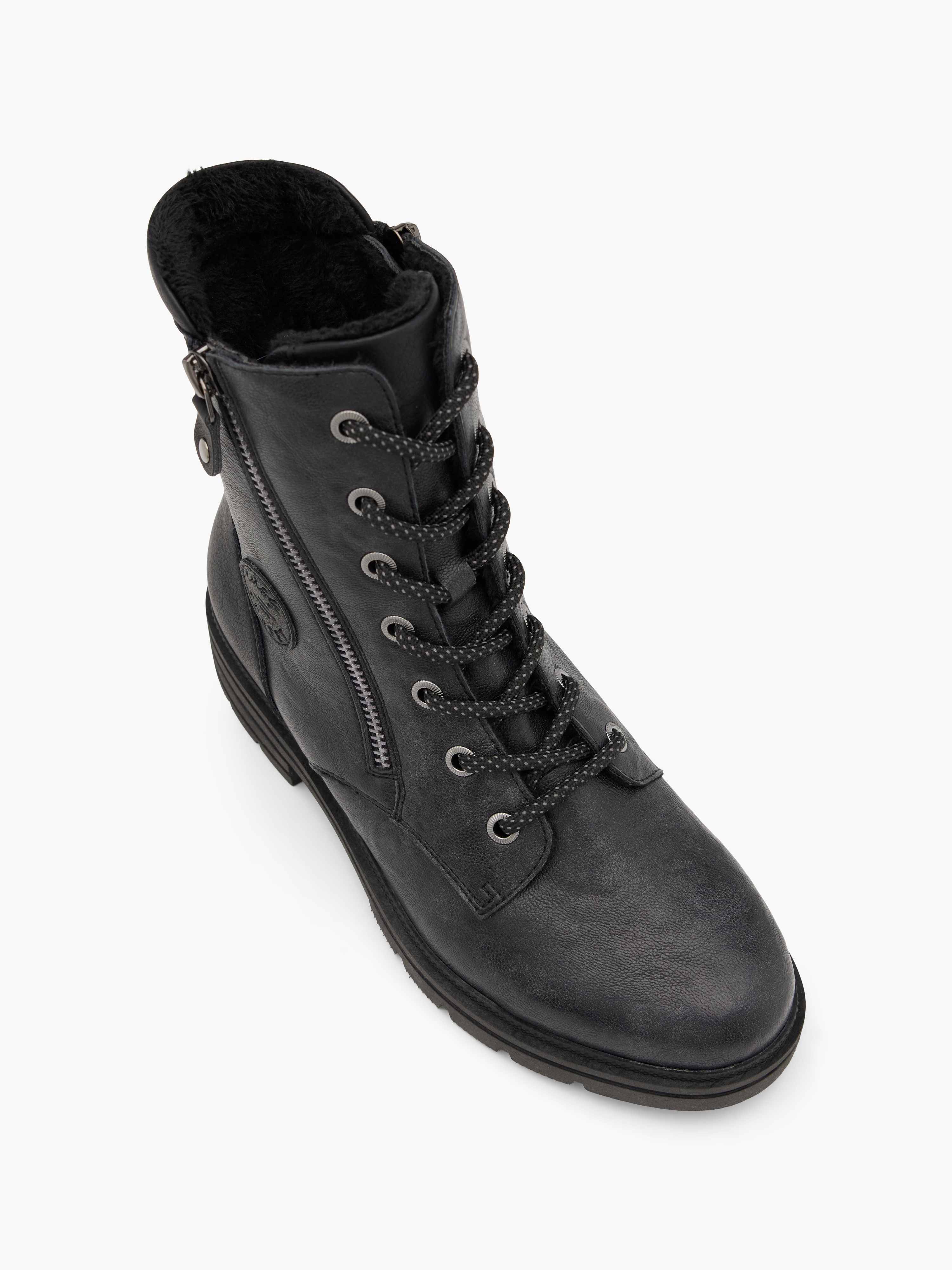 Schnürboots