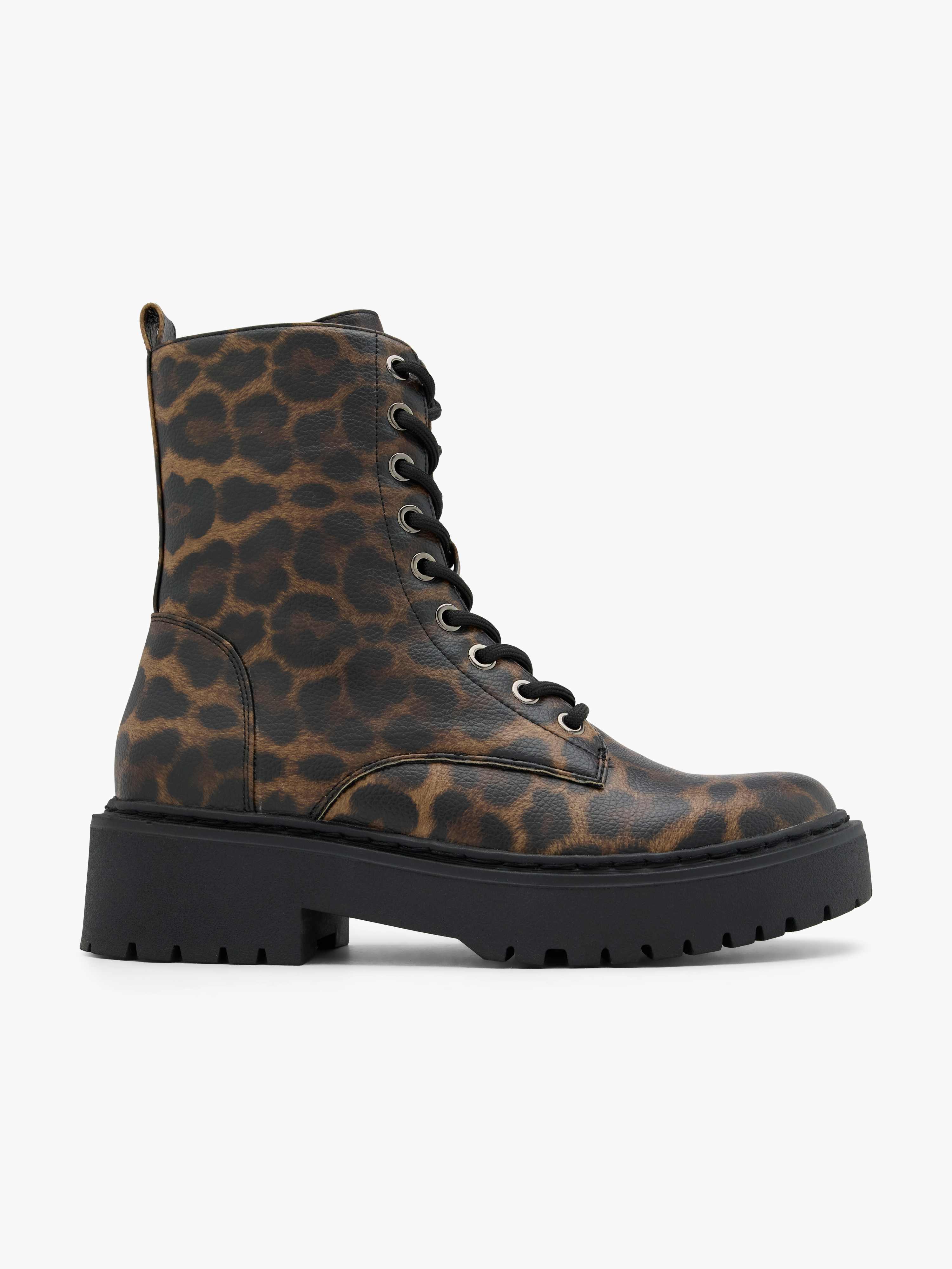 Schnürboots