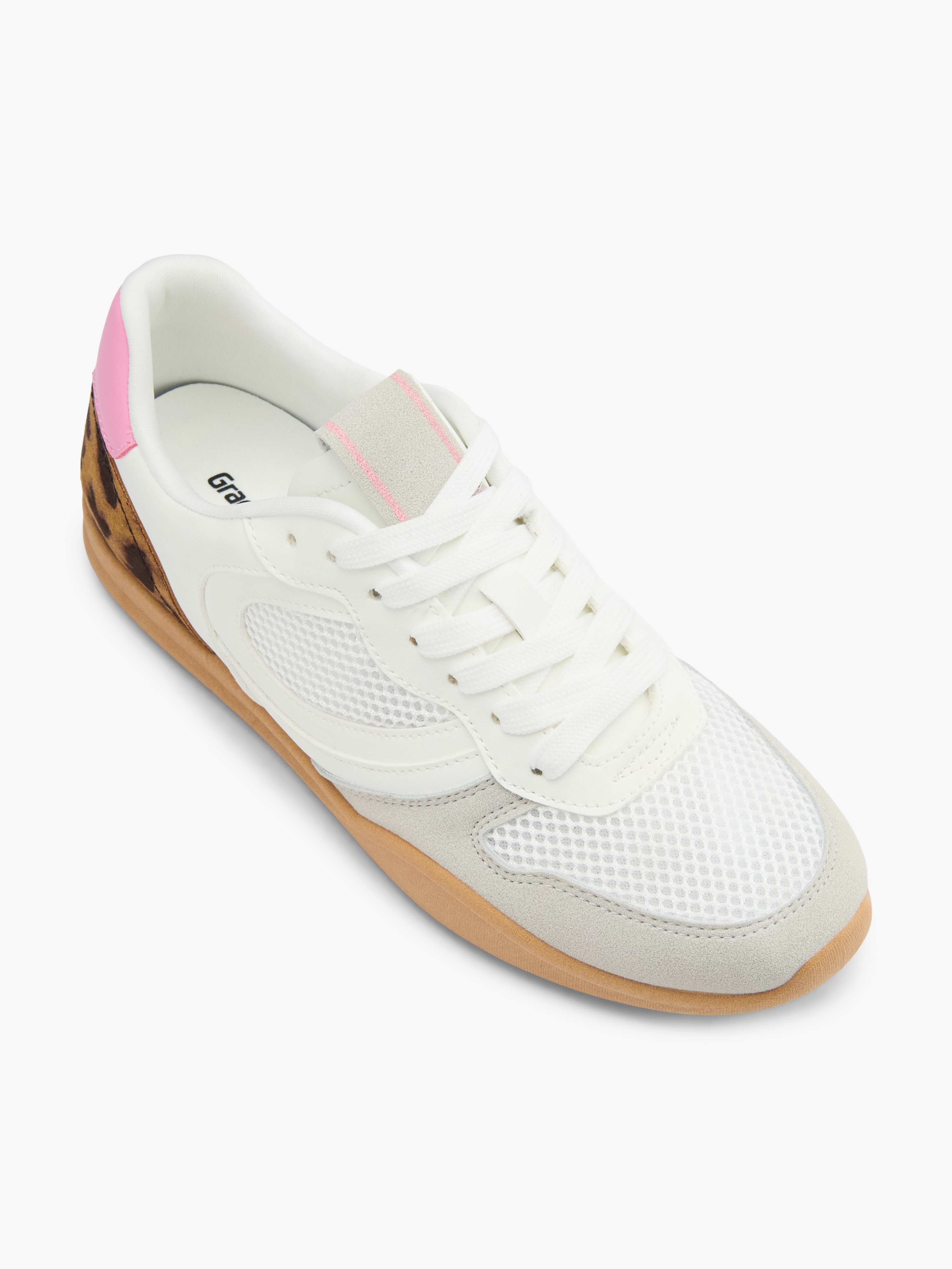Sneaker