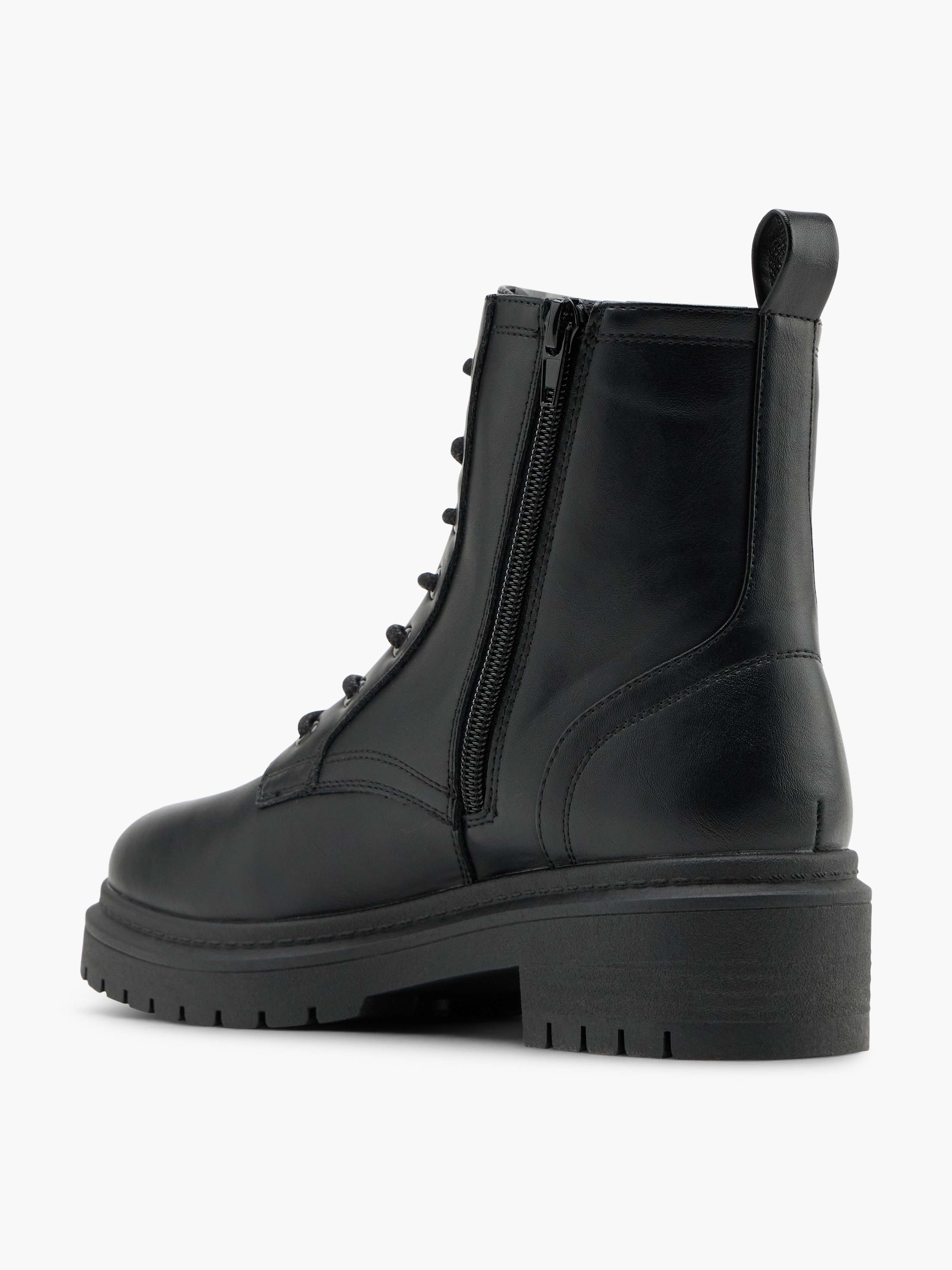 Schnürboots