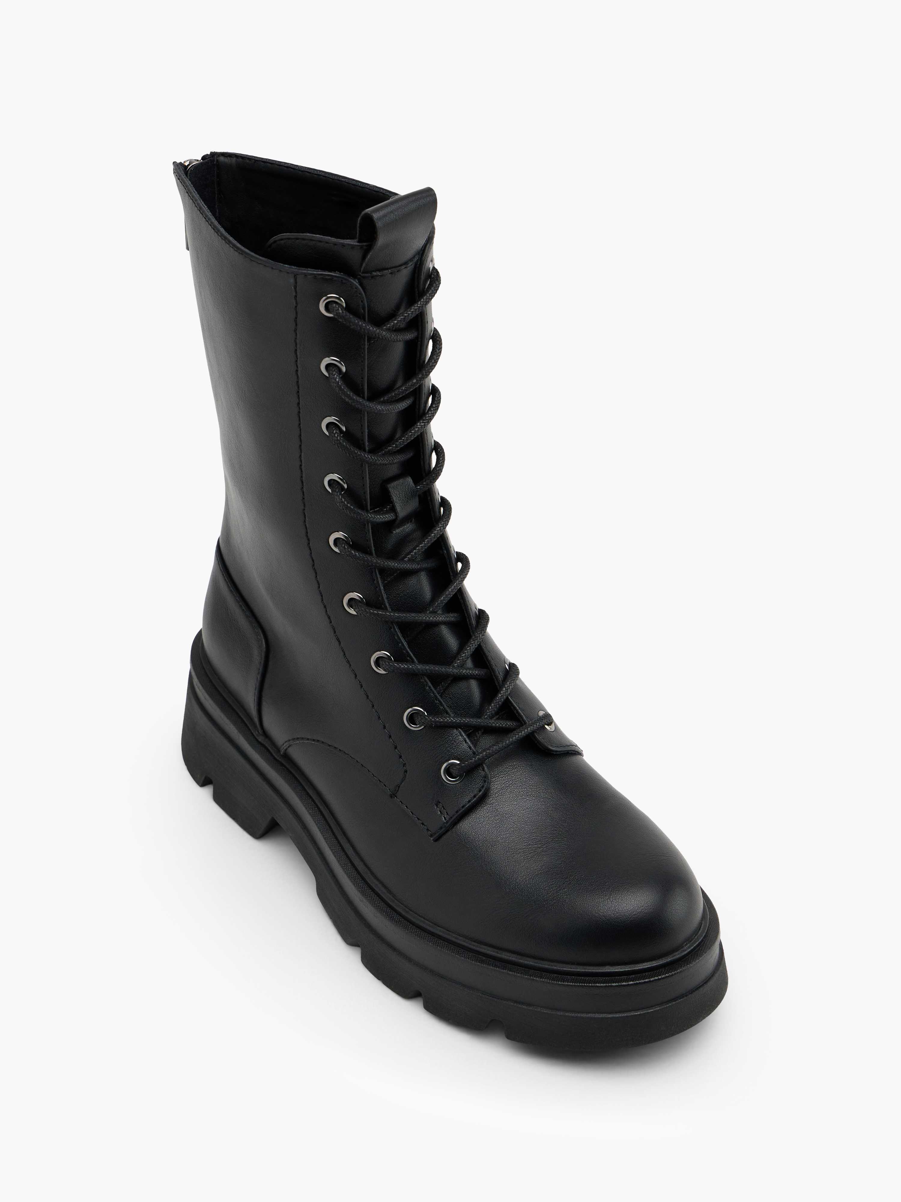 Schnürboots
