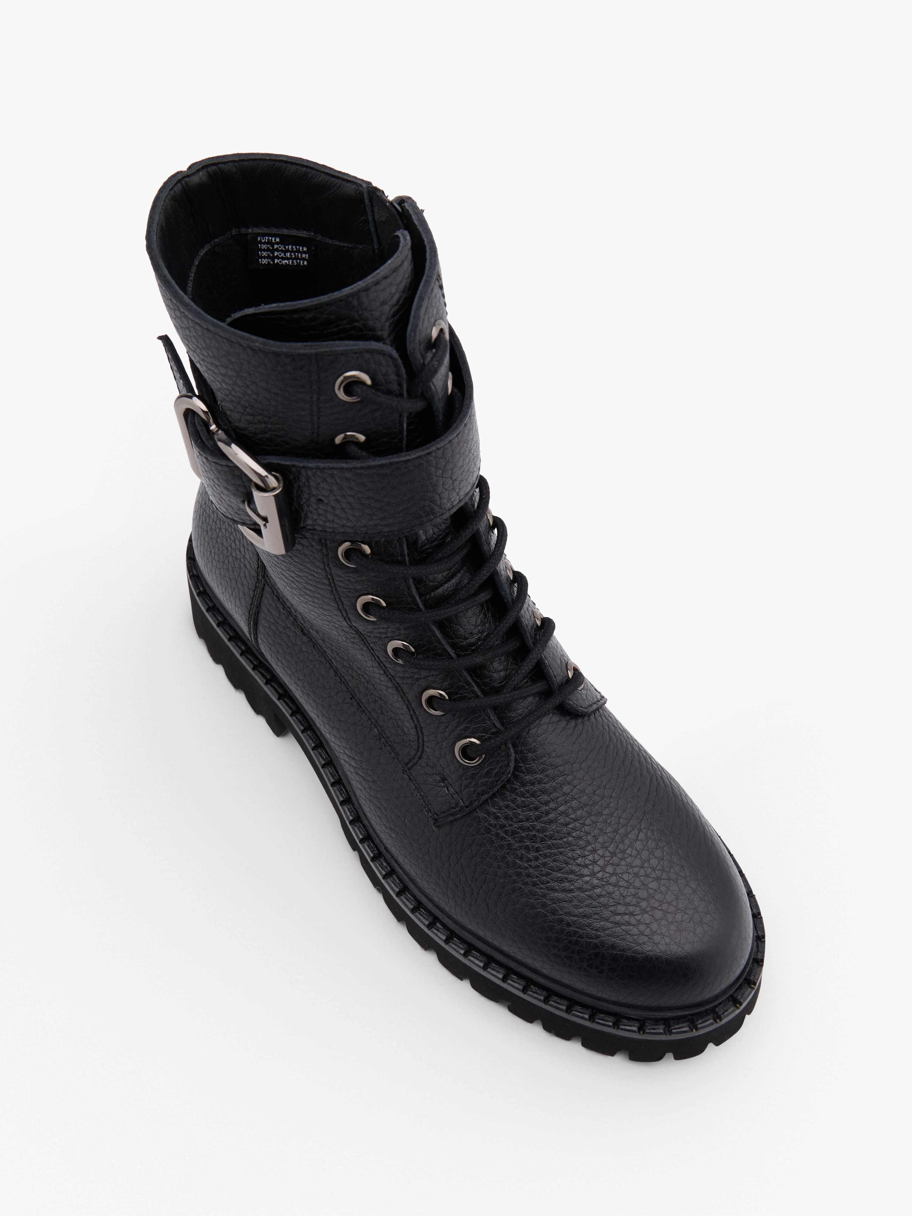 Schnürboots