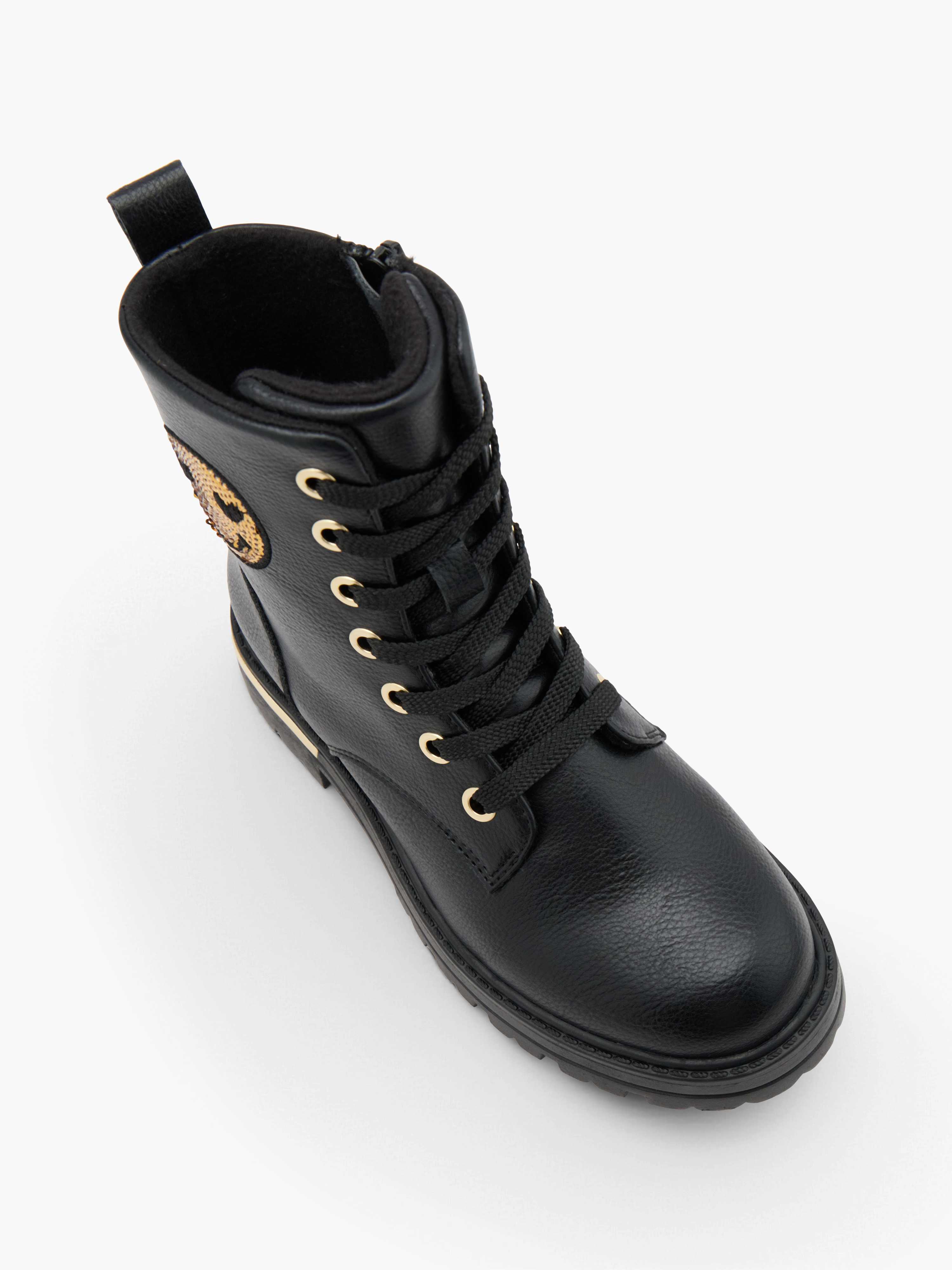 Schnürboots