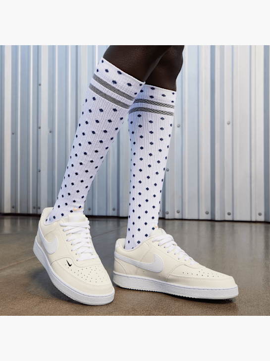 Nike Baskets Crème 28981 5