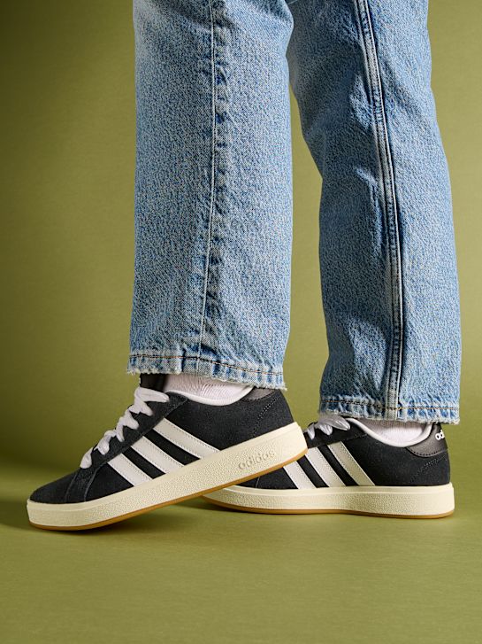 adidas Маратонки Черен 36046 6