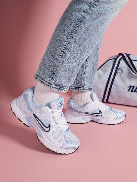 N oranic5点 Nike-Sneaker-Gri