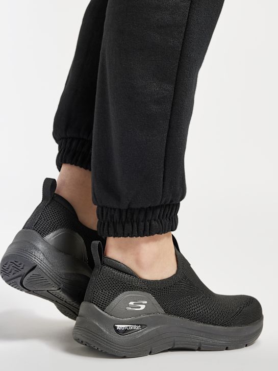 Skechers Slip-on superge Črna 27912 7