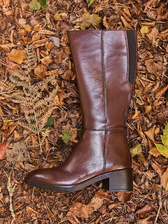 5th Avenue Stiefel Braun 98118 7
