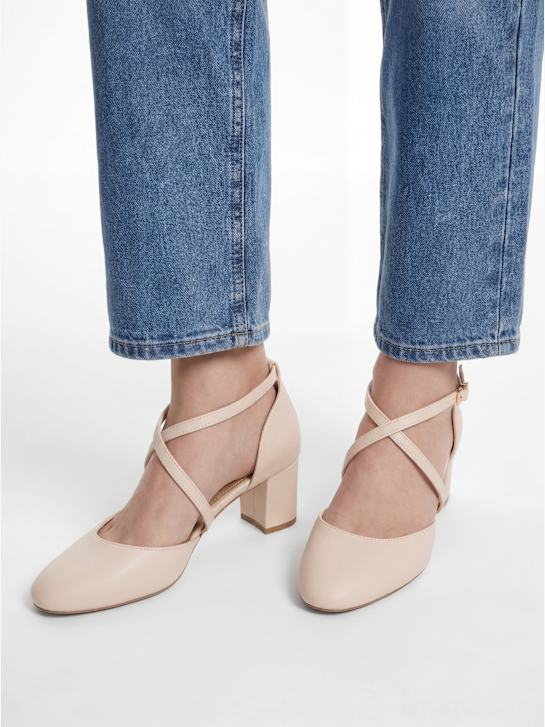 Graceland Pump med spænde Beige 123118 7