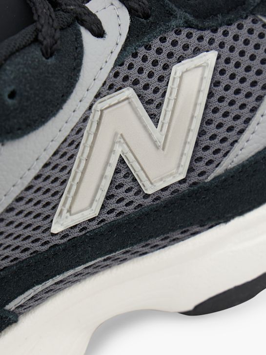 New Balance Sneaker Schwarz 140569 5