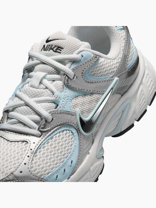 Nike Sneaker ezüst 146215 5