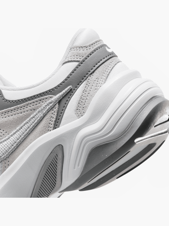 Nike Chunky Sneaker Grau 146210 6
