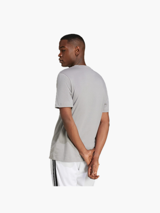 adidas Lounge Slides Graphic Pocket T-Shirt Grau 132194 3