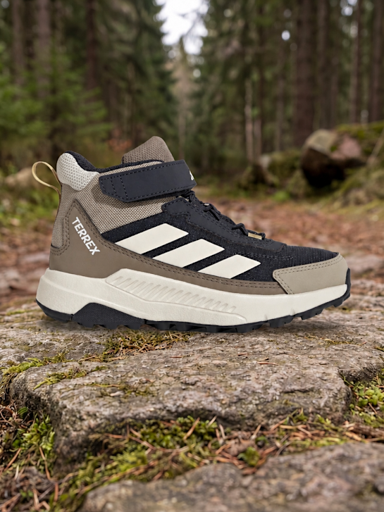 adidas Chaussure de randonnée beige 141169 1