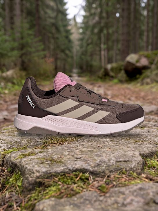 adidas Tekaški copati Rjava 141172 1