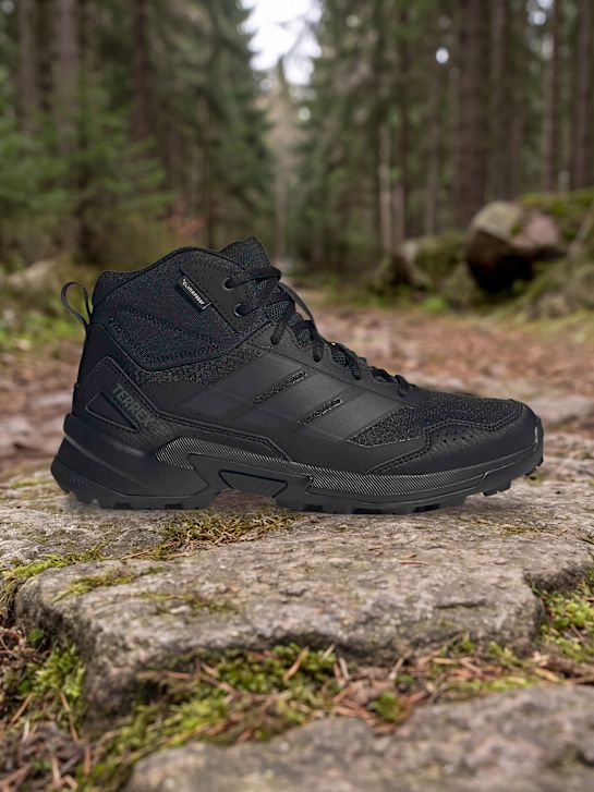 adidas Chaussure de randonnée noir 151375 1