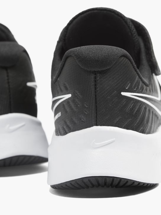 Nike Běžecká obuv černá 457 4