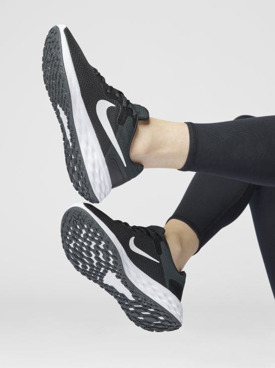 Nike Bežecká obuv schwarz 7779 7