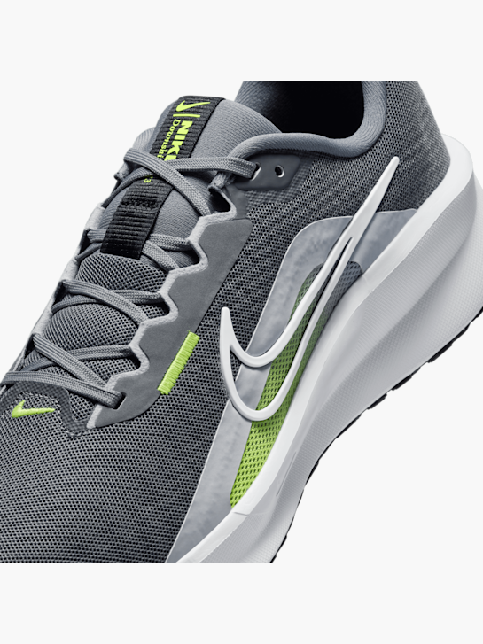 Nike Маратонки grau 17240 5