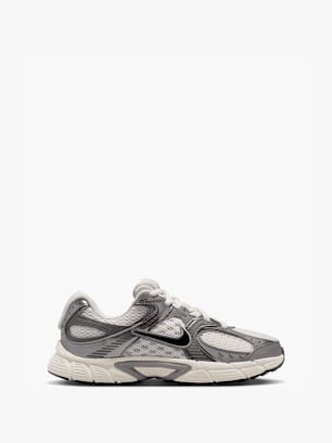 Nike Tenisky Sivá