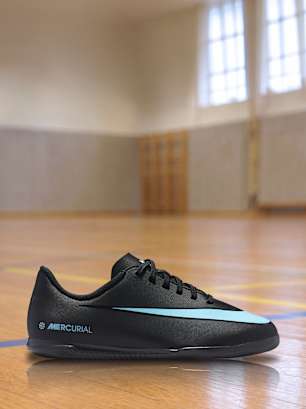 Nike Baskets de football Noir