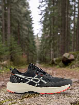 ASICS Baskets de course noir