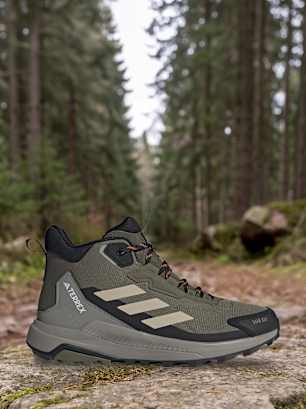 adidas Chaussure de randonnée Olive