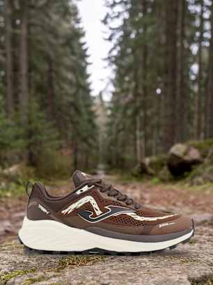 Joma Laufschuh Braun